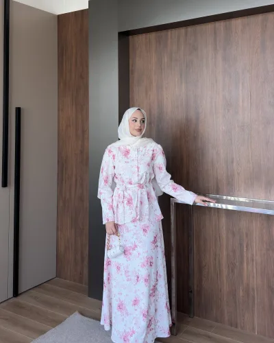 Model wearing the Lavin Set in Pink